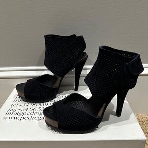 Pedro Garcia Petal Sandal Size 9
